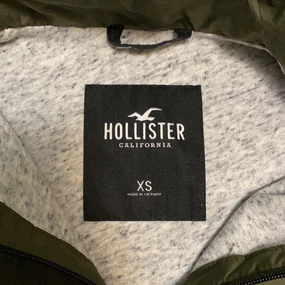 Hollister Crop Fleece-lined Half-zip Windbreaker - Picture 9 of 10